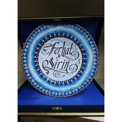 Kişiye Özel Kadife Kutulu Kaligrafi Yazılı Dantel Motif Çini Tabak