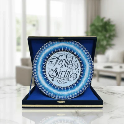 Kişiye Özel Kadife Kutulu Kaligrafi Yazılı Dantel Motif Çini Tabak